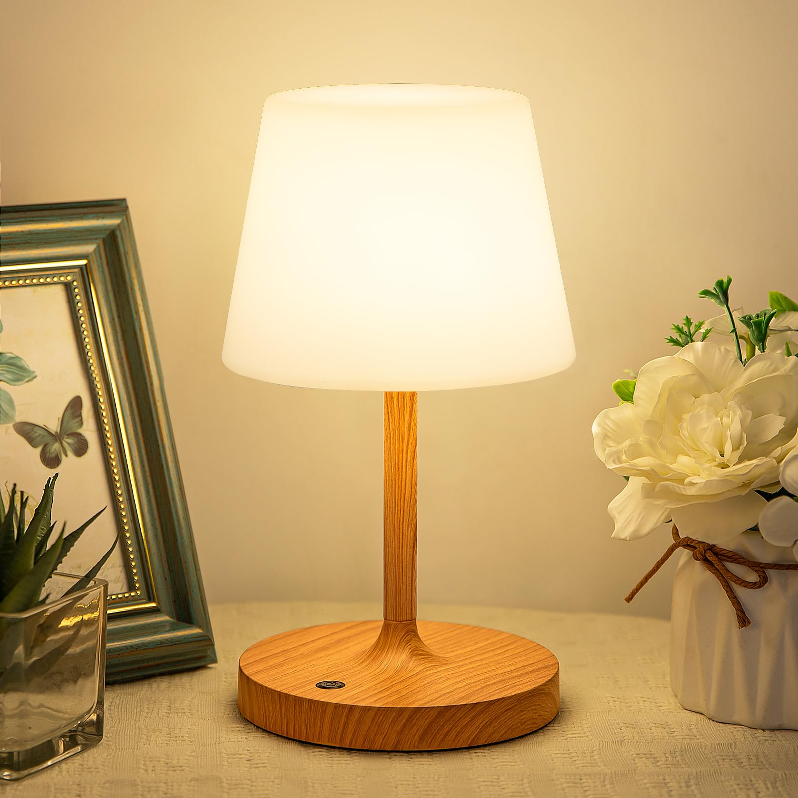 Kakanuo cordless shower lamp waterproof, ideal for bathrooms and outdoors.