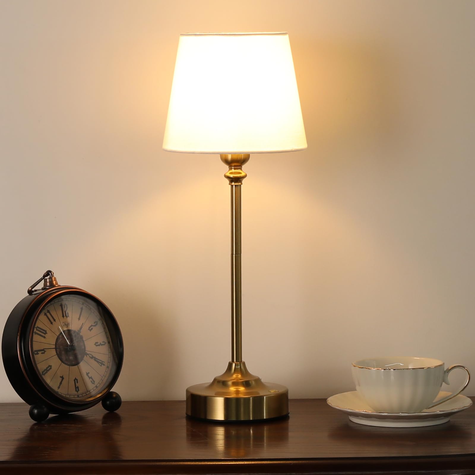 Kakanuo emergency light functionality with USB-C charging