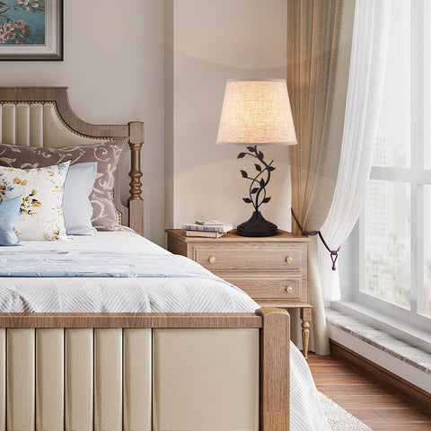 Kakanuo vintage-inspired table lamp complements various decor styles