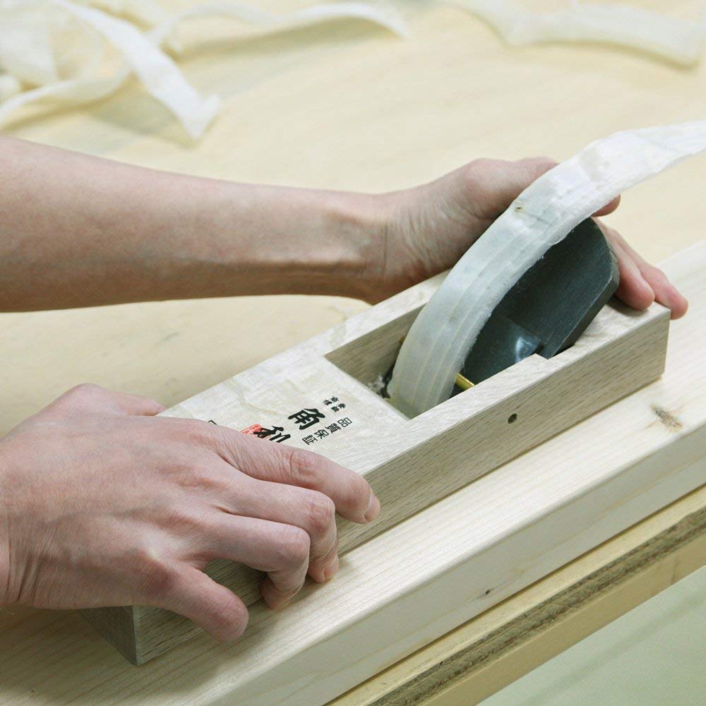 KAKURI Kan­na plane side view highlighting ergonomic two-hand grip and control