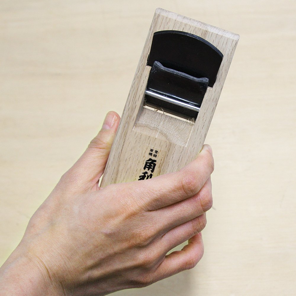 KAKURI KanNA plane ECO oak body close-up highlighting durable wood and steady feel.