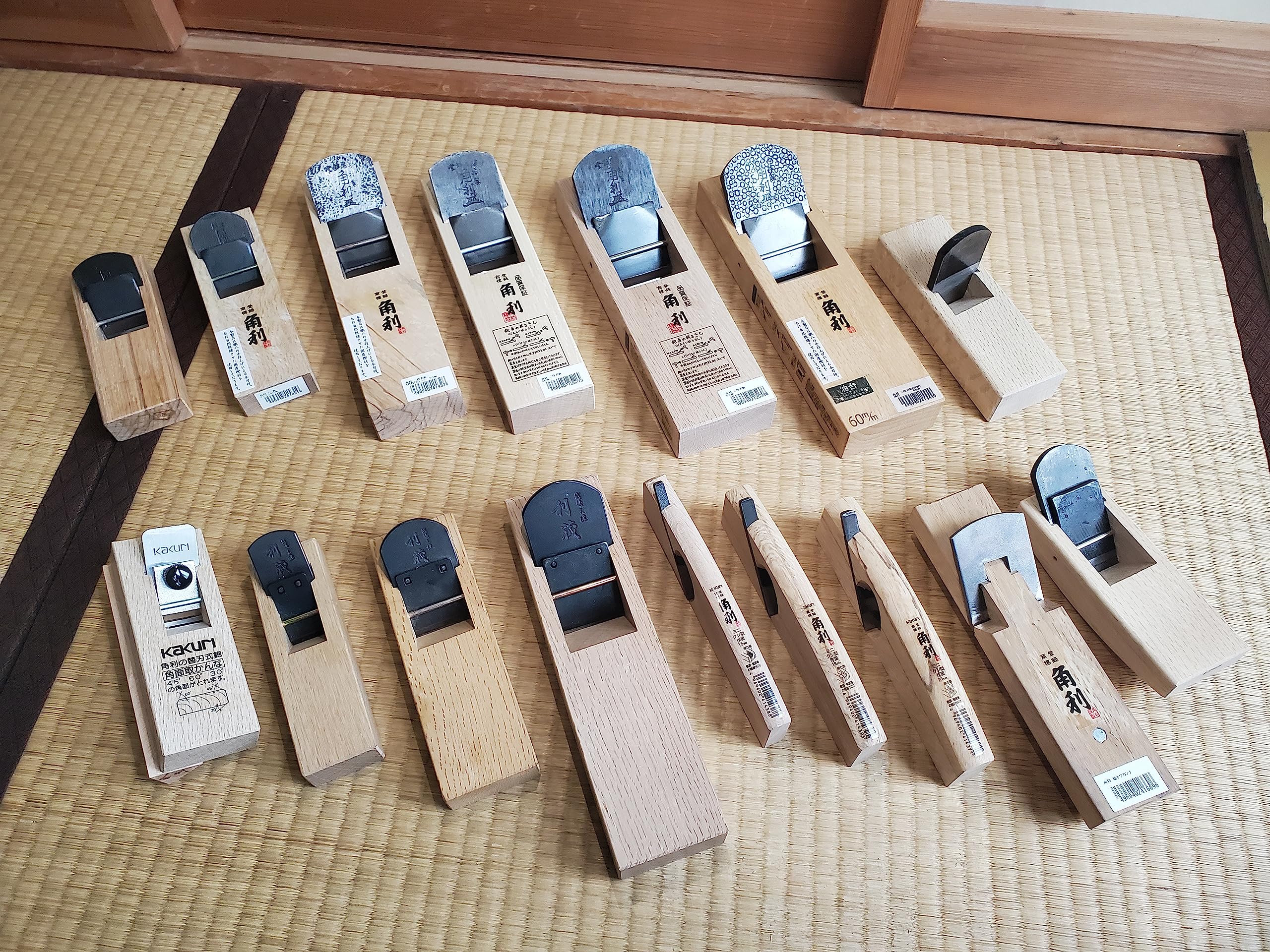 KAKURI Made in Japan label confirms quality craftsmanship.