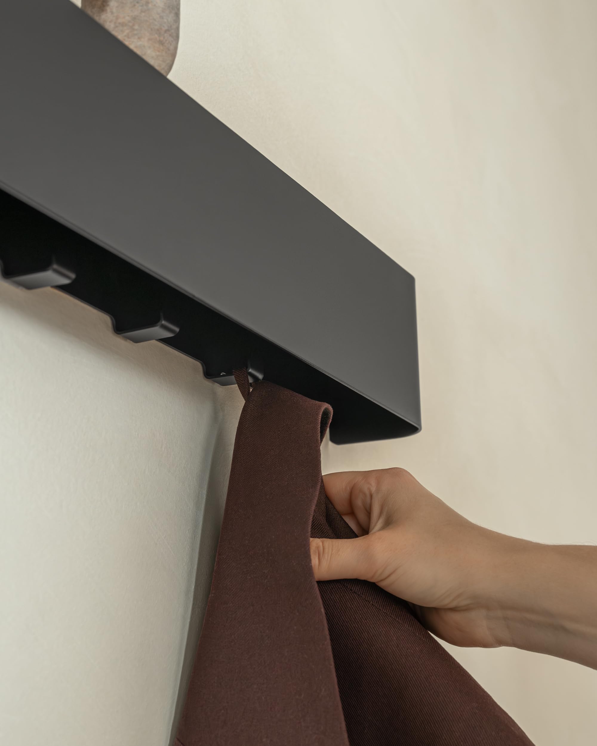 Matte stainless finish on Kazai Tone resists scratches and moisture.