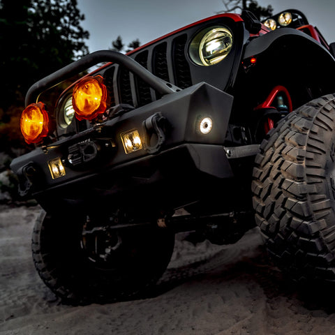 KC Cyclone V2 LED rock-crawling setup improves trail visibility.