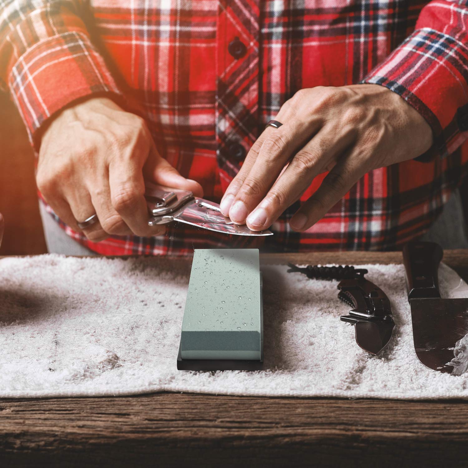 KEENBEST Whetstone 3000-8000 red for a smooth edge finish.