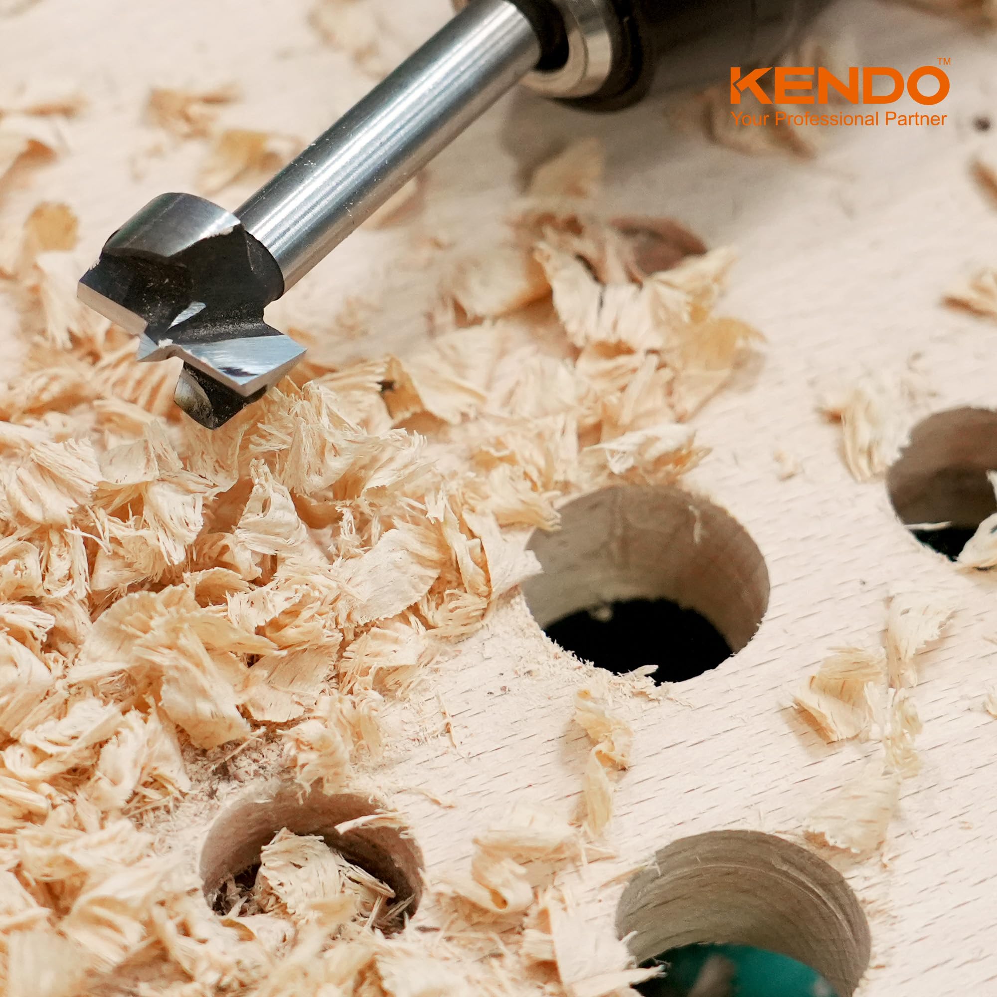 Kendo forstner bit 1-1/2in supports deep drilling for models and crafts.