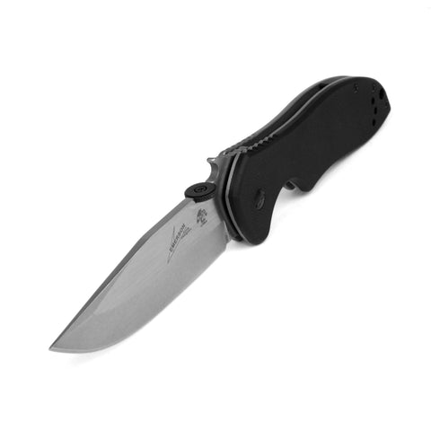 Ergonomic grip of the Kershaw Emerson CQC-6K for confident control