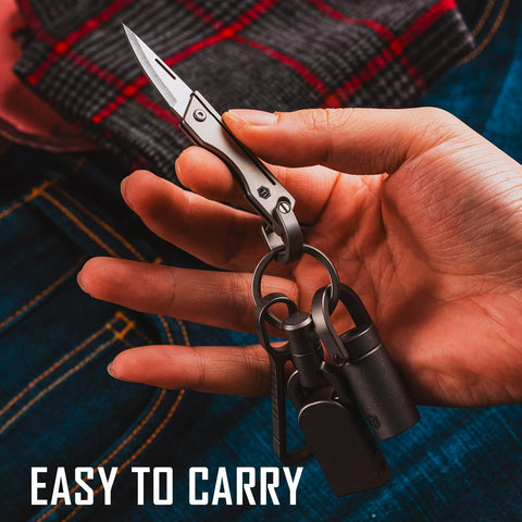 KeyUnity KK06 built-in hole enables quick attachment to gear and keychains.