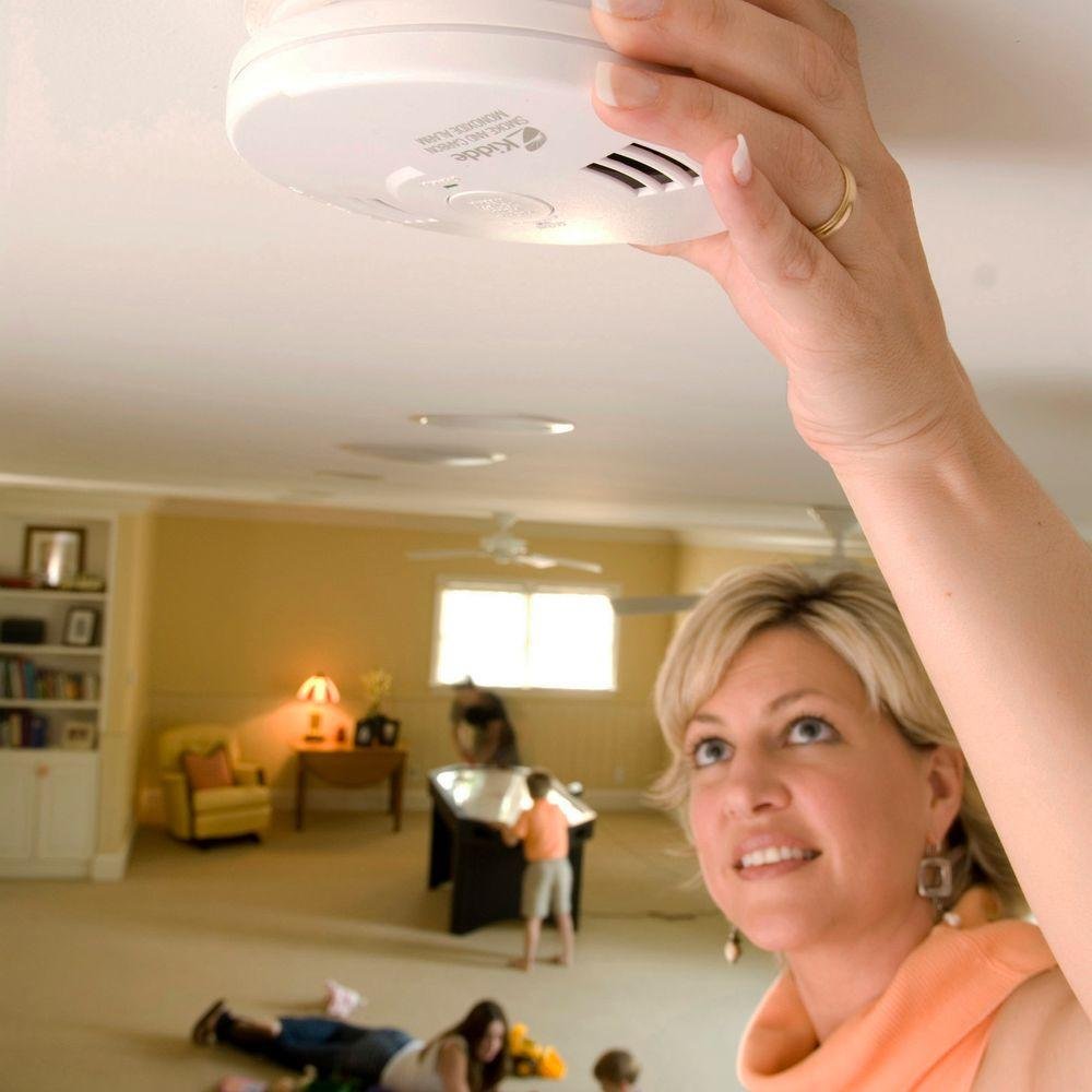 Kidde P3010K-CO end-of-life signal indicates replacement timing.