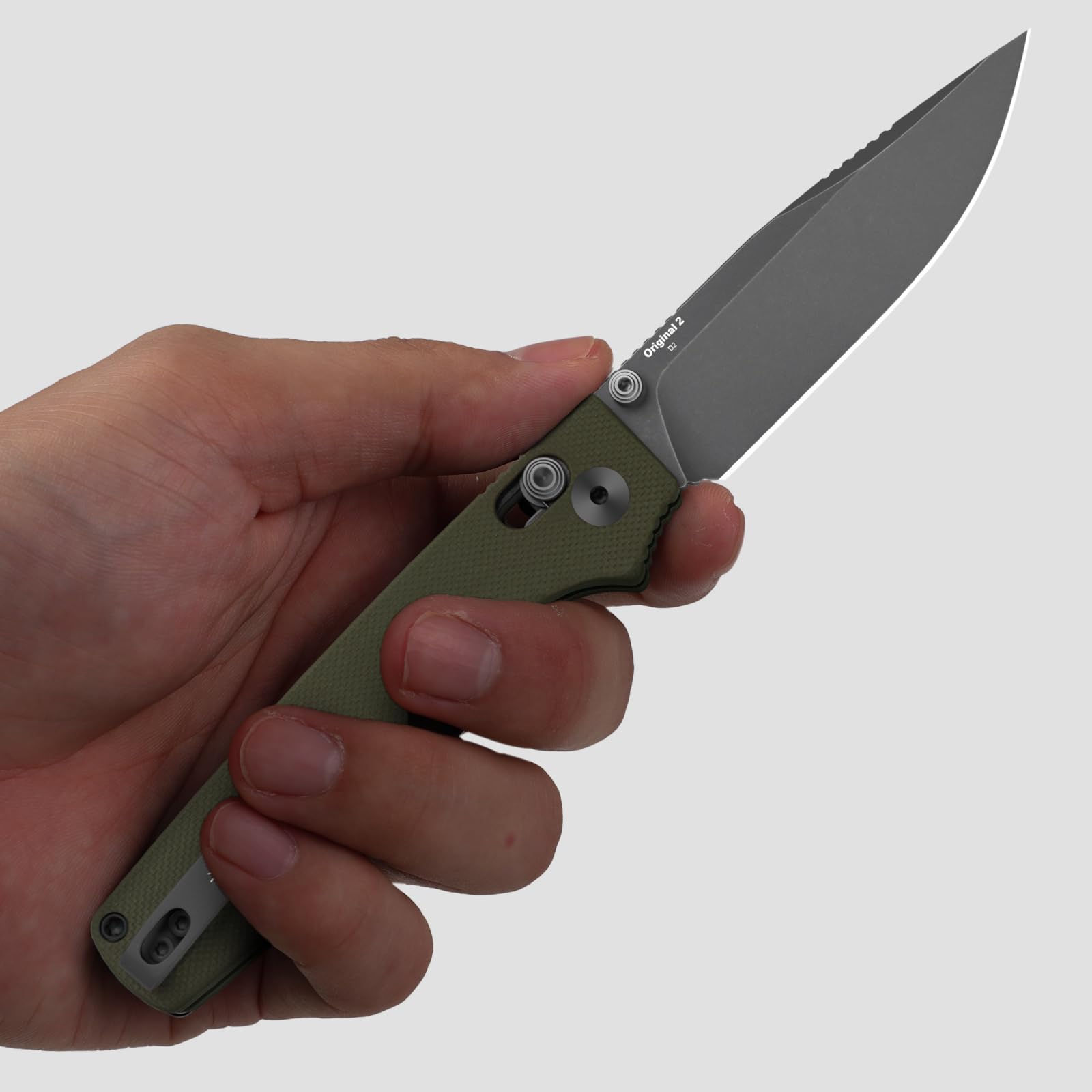 Kizer Original 2 ergonomic design with G10 scales for confident grip.