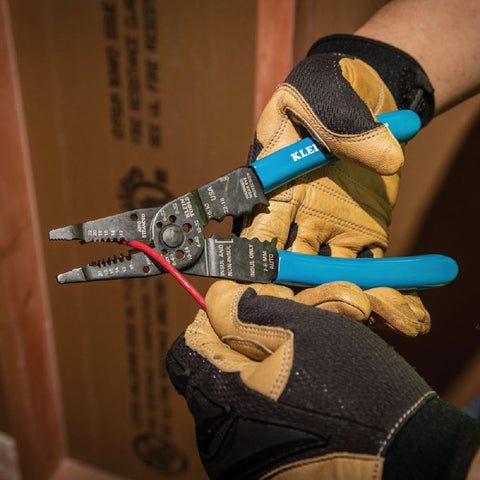 Klein Tools 1010 ergonomic cushioned handles for comfortable use.