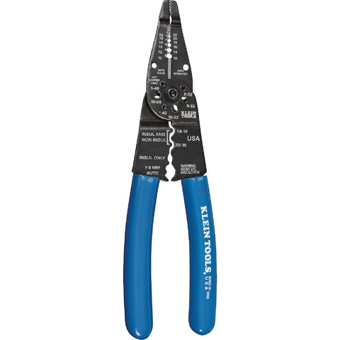 Klein Tools 1010 front-of-pivot cutting action in tight spaces.