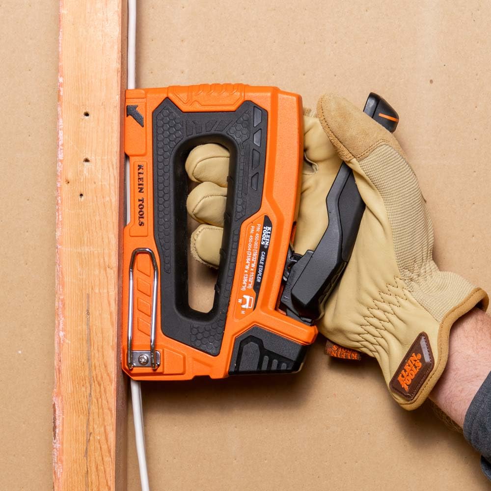 Klein Tools fixed magazine prevents staple loss on-site.