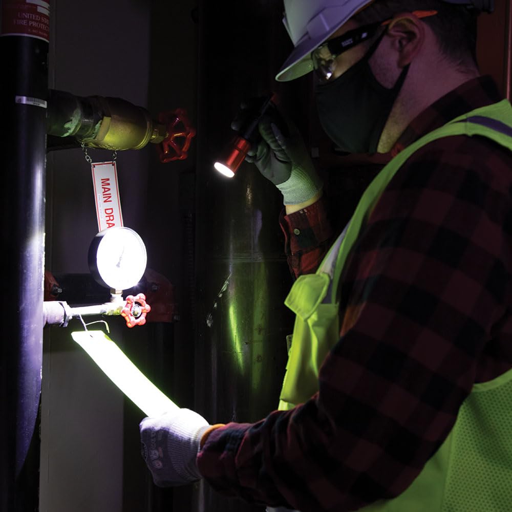 Flood light array expands coverage for larger work areas.