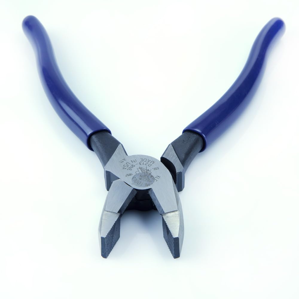 Klein Tools D213-9NE blue-dipped handles for comfort during use.