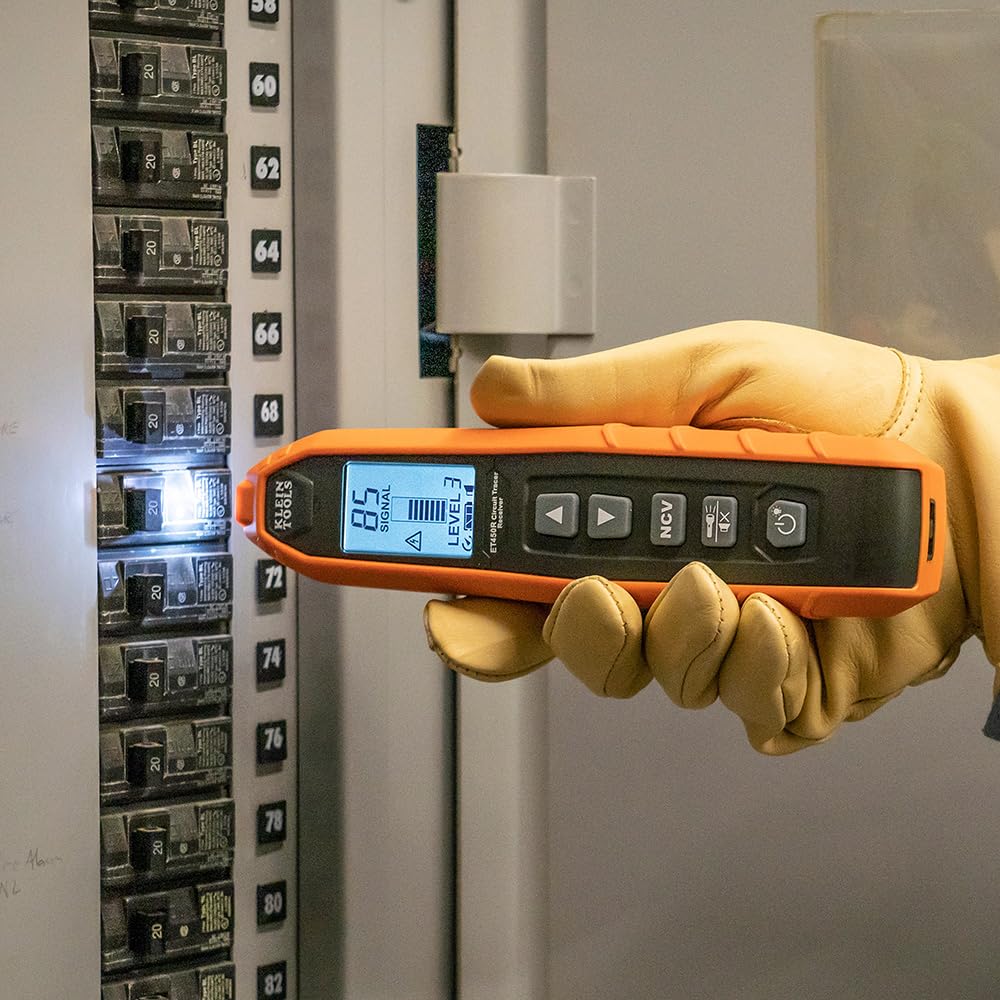Klein Tools ET450 secure alligator clips for reliable connections
