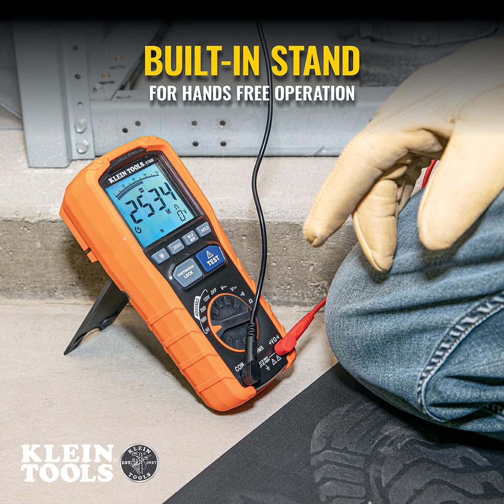 ET600 measuring AC/DC voltage up to 1000V in field conditions