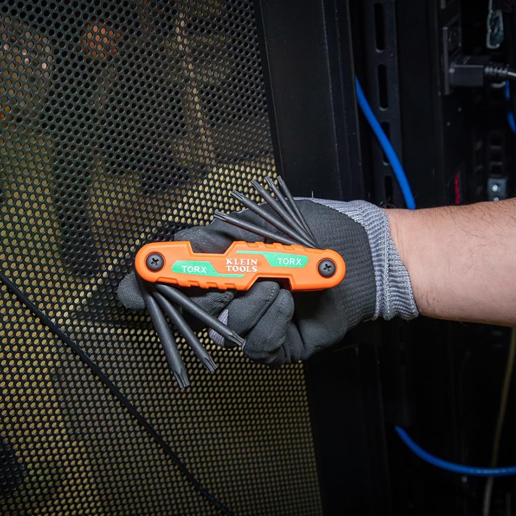 Klein Tools reinforced nylon handle offers sturdy grip