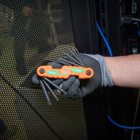 Klein Tools reinforced nylon handle offers sturdy grip