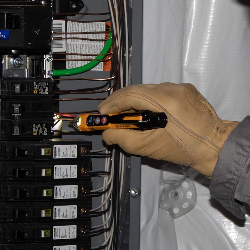 Klein Tools NCVT3PKIT integrated flashlight illuminates work areas clearly.