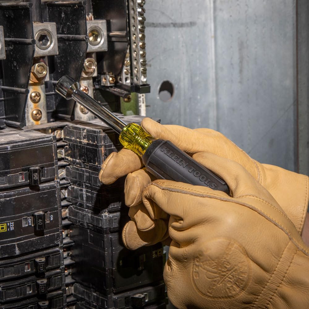 Klein Tools Tip-Ident color coding aids quick size identification.