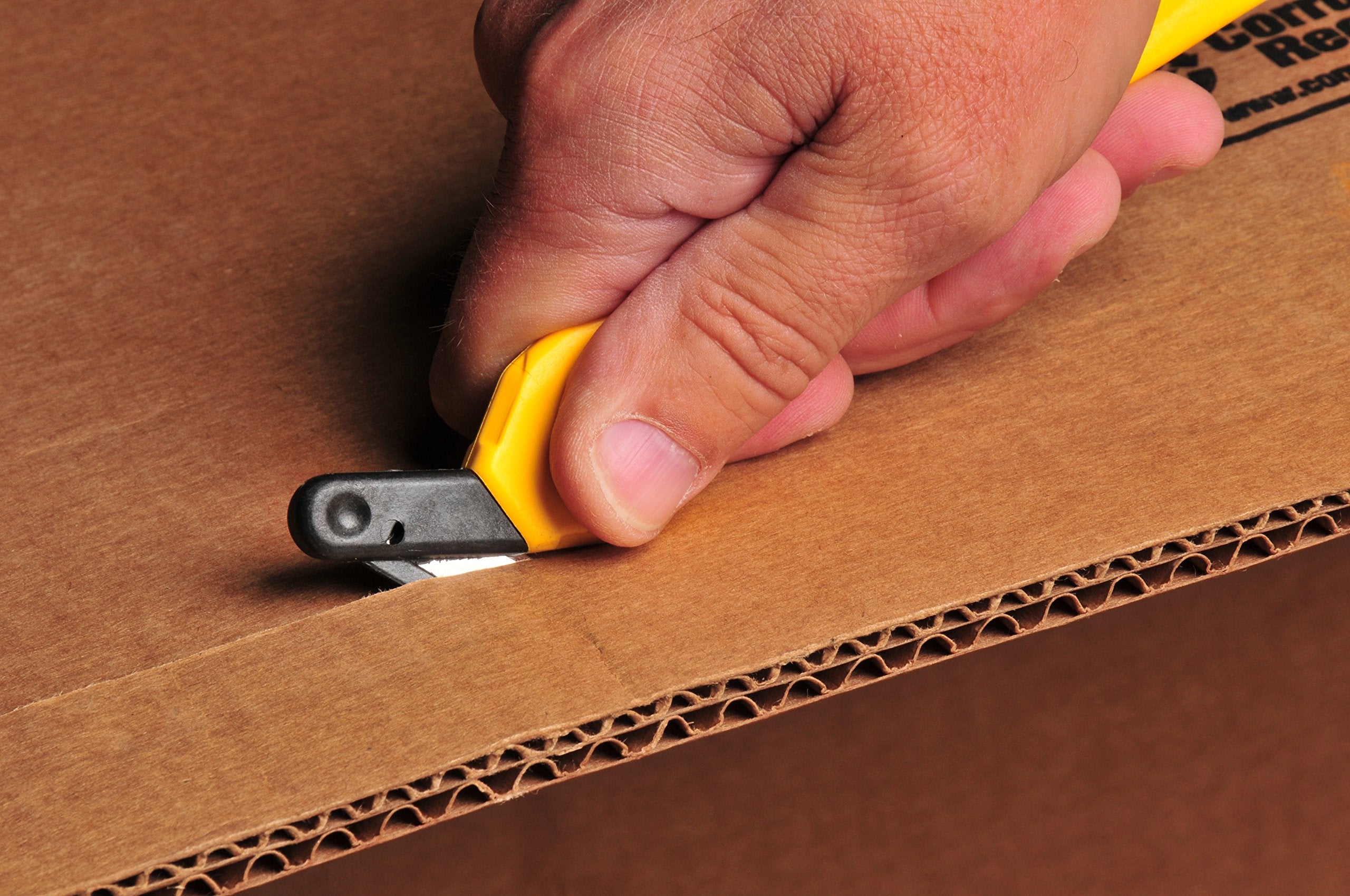 Deluxe safety cutters blade head with recessed blade for safer cutting.