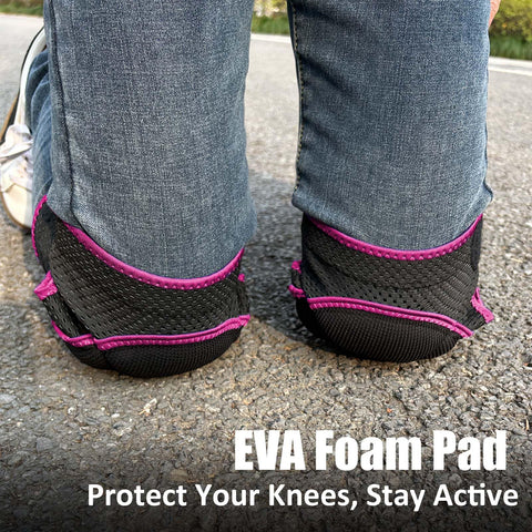KneeCradle adjustable straps secure a snug, stay-put fit.
