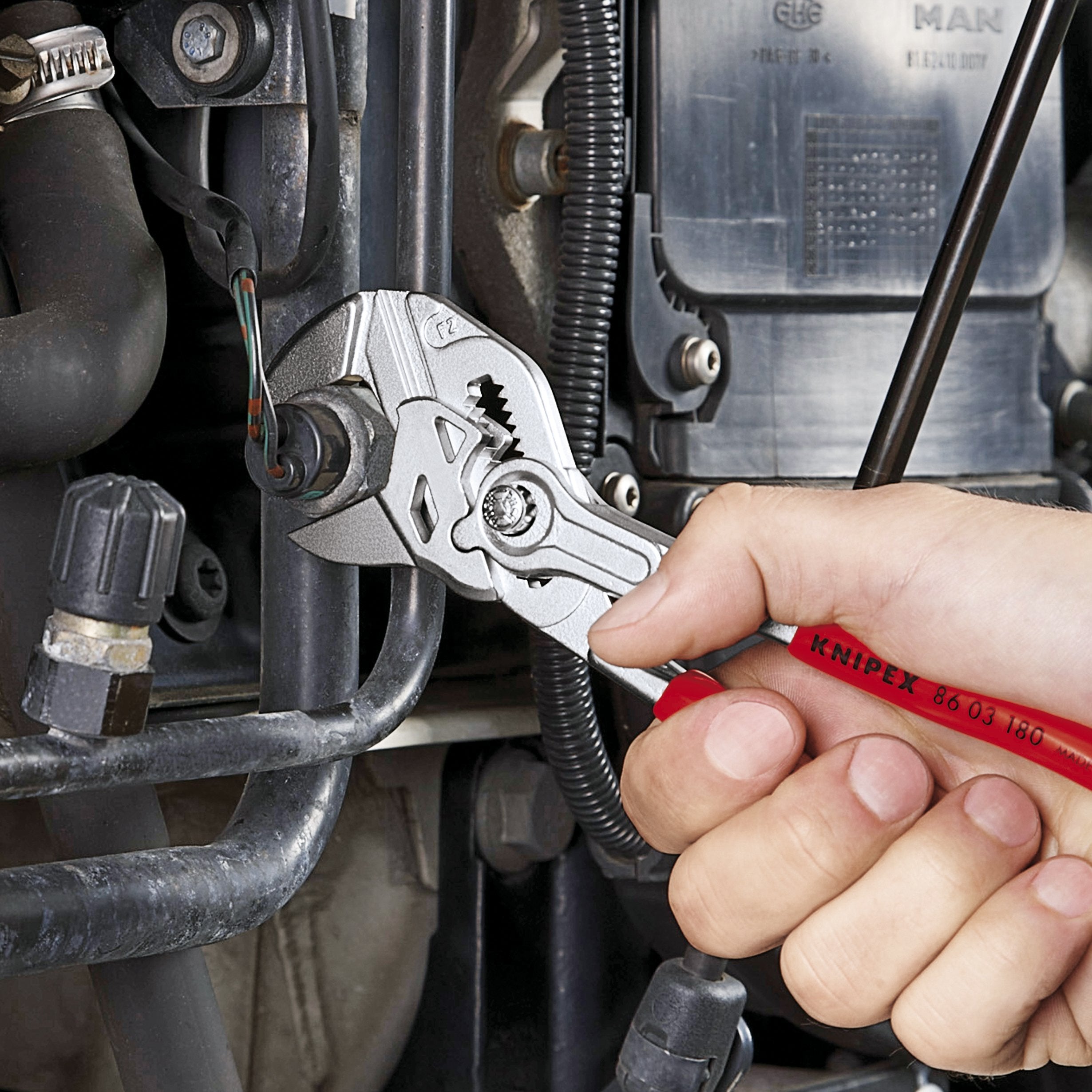 KNIPEX pliers-wrench set side view shows slim profile for tight spaces