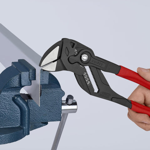 KNIPEX 00 20 06 US3 three-piece set in-use grip on fasteners for efficient work.