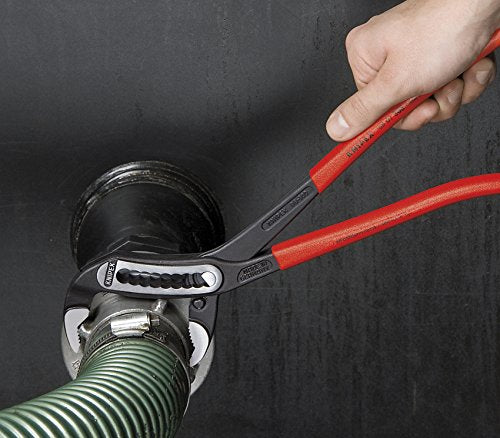 KNIPEX jaw geometry close-up demonstrates versatile material grip