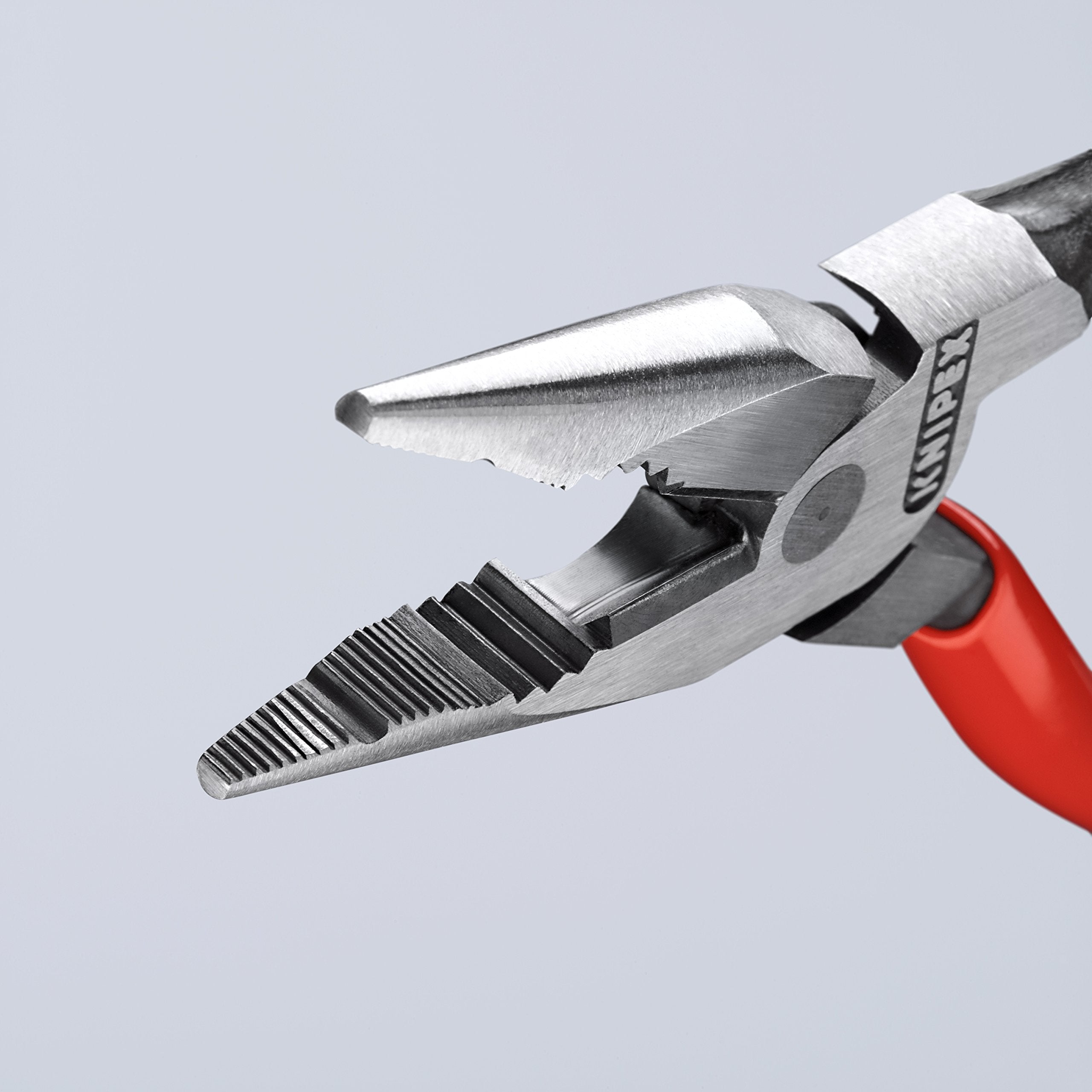 Hardened cutting edges and high-leverage joint for wire cutting.