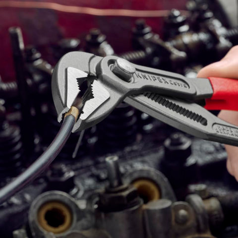 KNIPEX Cobra Extra Slim compact head enables access to narrow recesses.