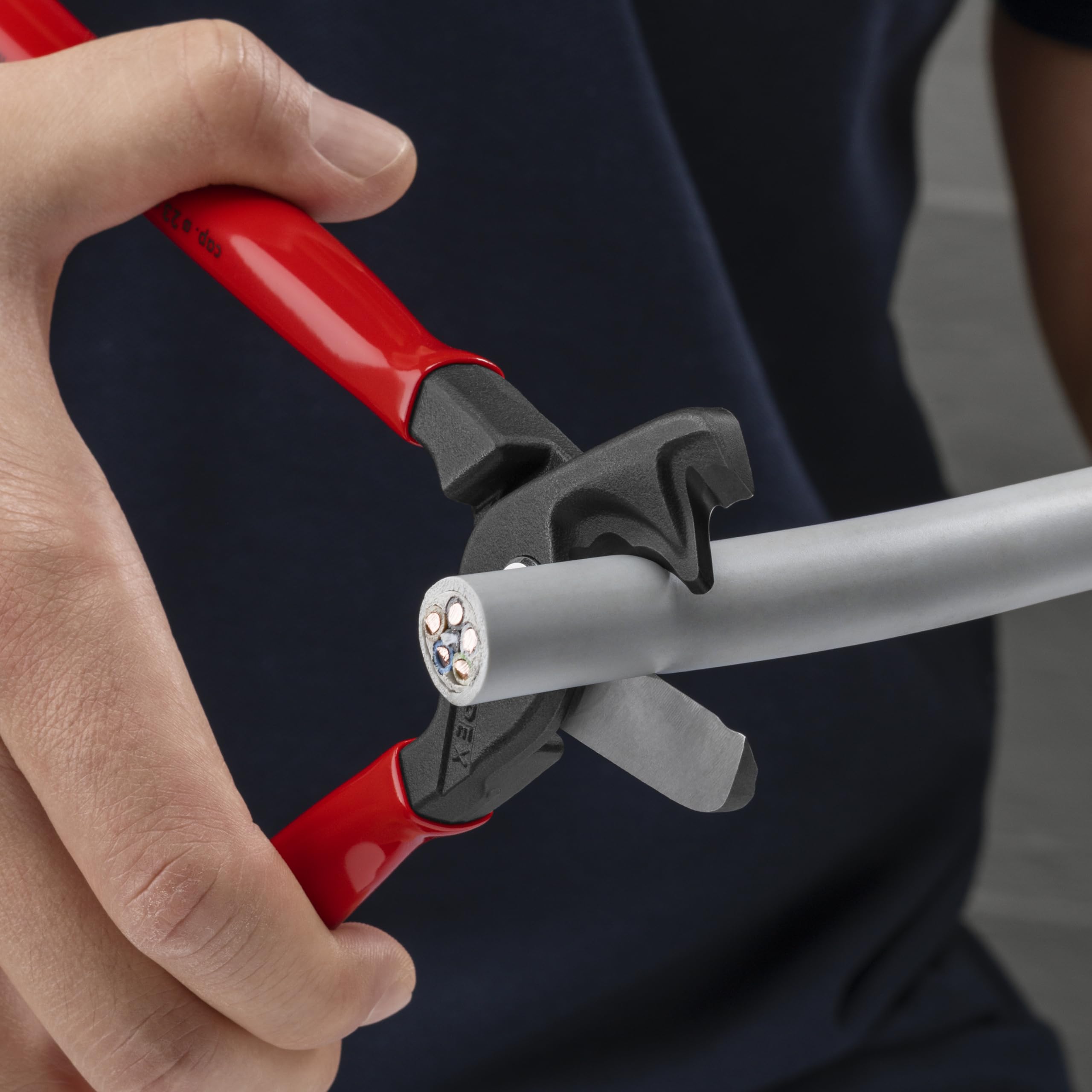 KNIPEX StepCut XL pinch guard protects fingers during cutting