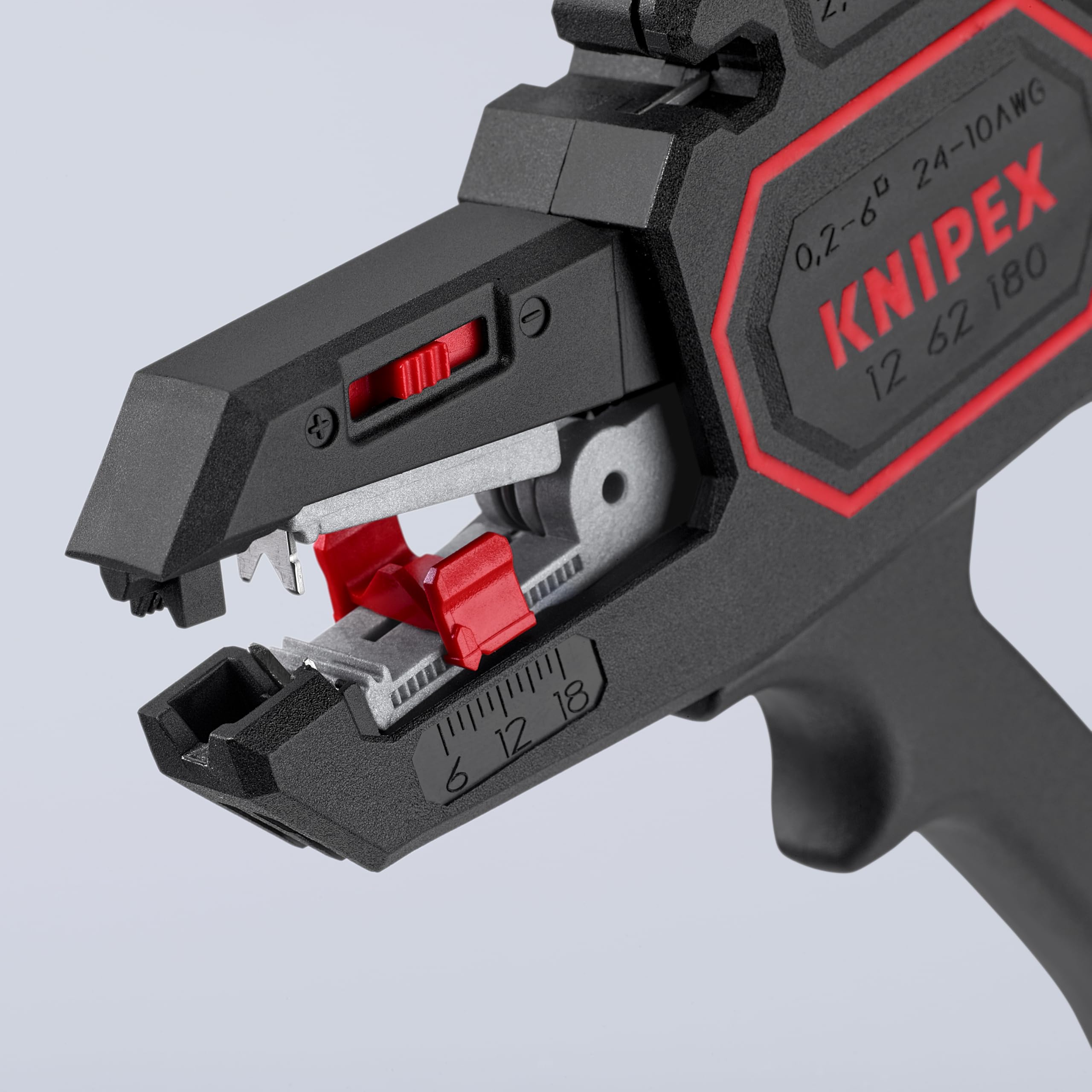 KNIPEX durable build highlights robust German engineering