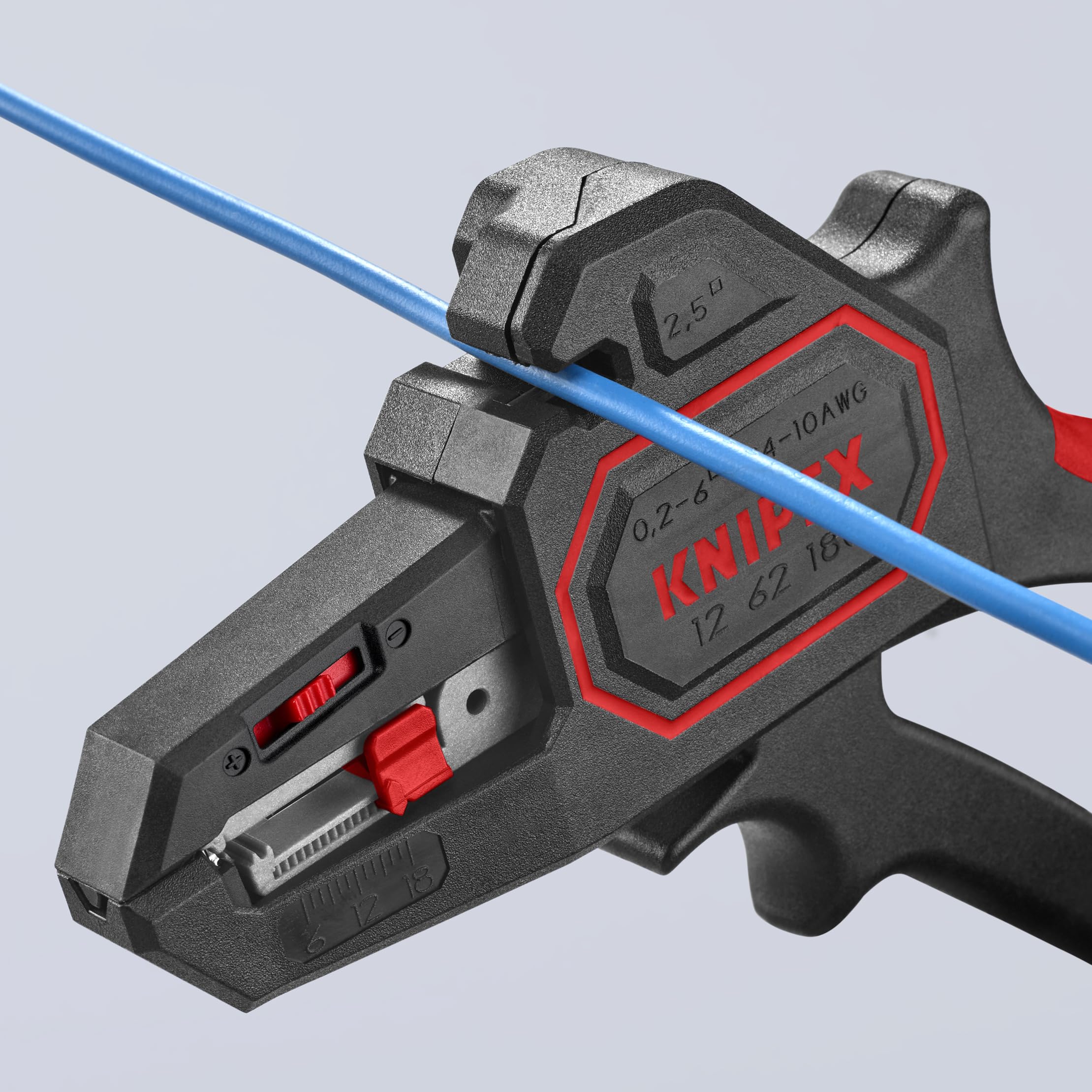 KNIPEX precision cutting edge ensures clean insulation removal