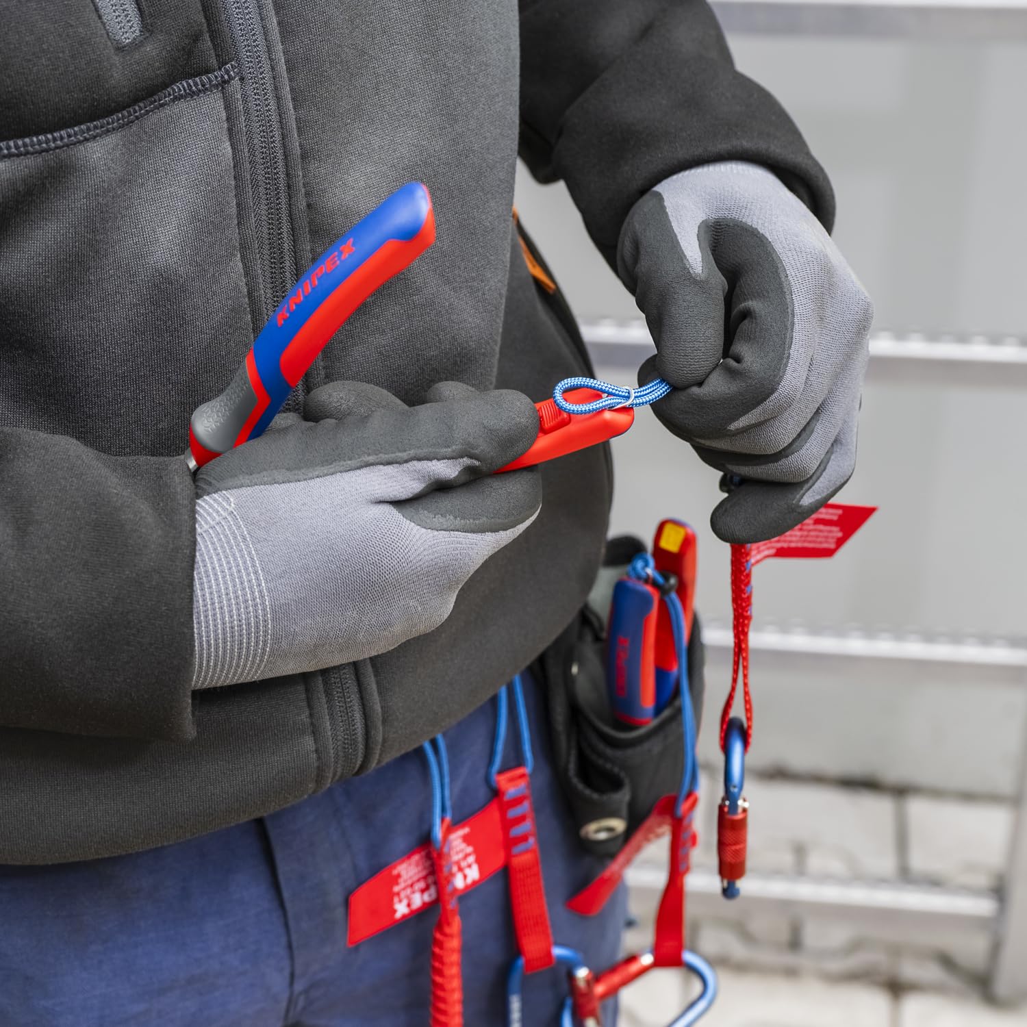 KNIPEX tool ships in carded packaging for easy inspection.