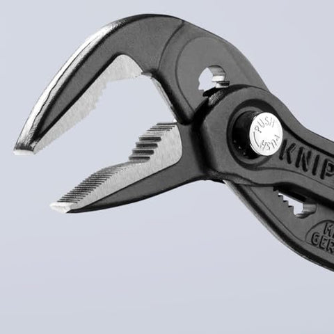 KNIPEX Cobra ES hardened teeth at 61 HRC for secure grip