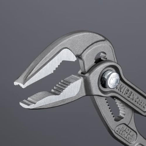 KNIPEX Cobra ES slim head enables access to confined areas.