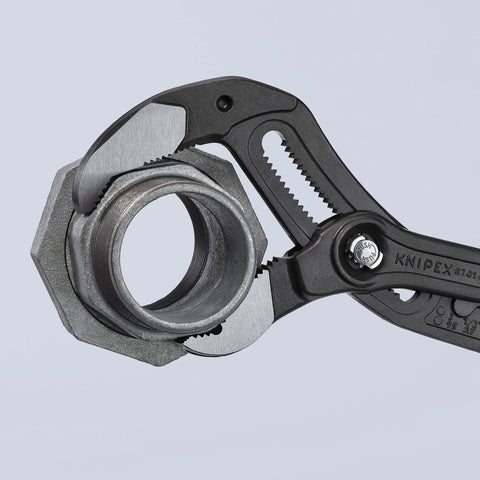 Box joint design on KNIPEX Cobra XL16 adds stability and durability.