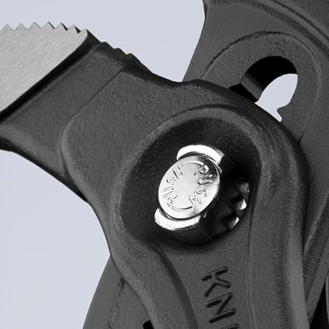 Push-button adjustment on KNIPEX Cobra XL16 demonstrates quick sizing.