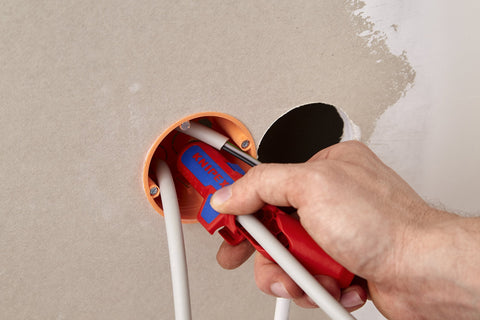 KNIPEX Ergostrip fast, efficient stripping of cables