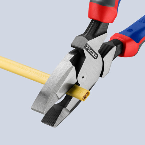 KNIPEX precise induction-hardened cutting edges for durable performance.
