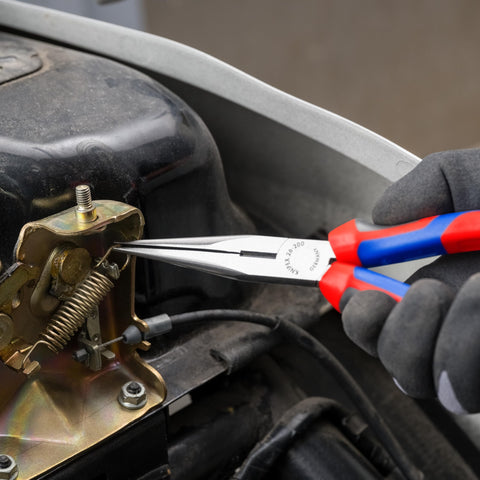 Vanadium steel forging highlights durability in KNIPEX pliers