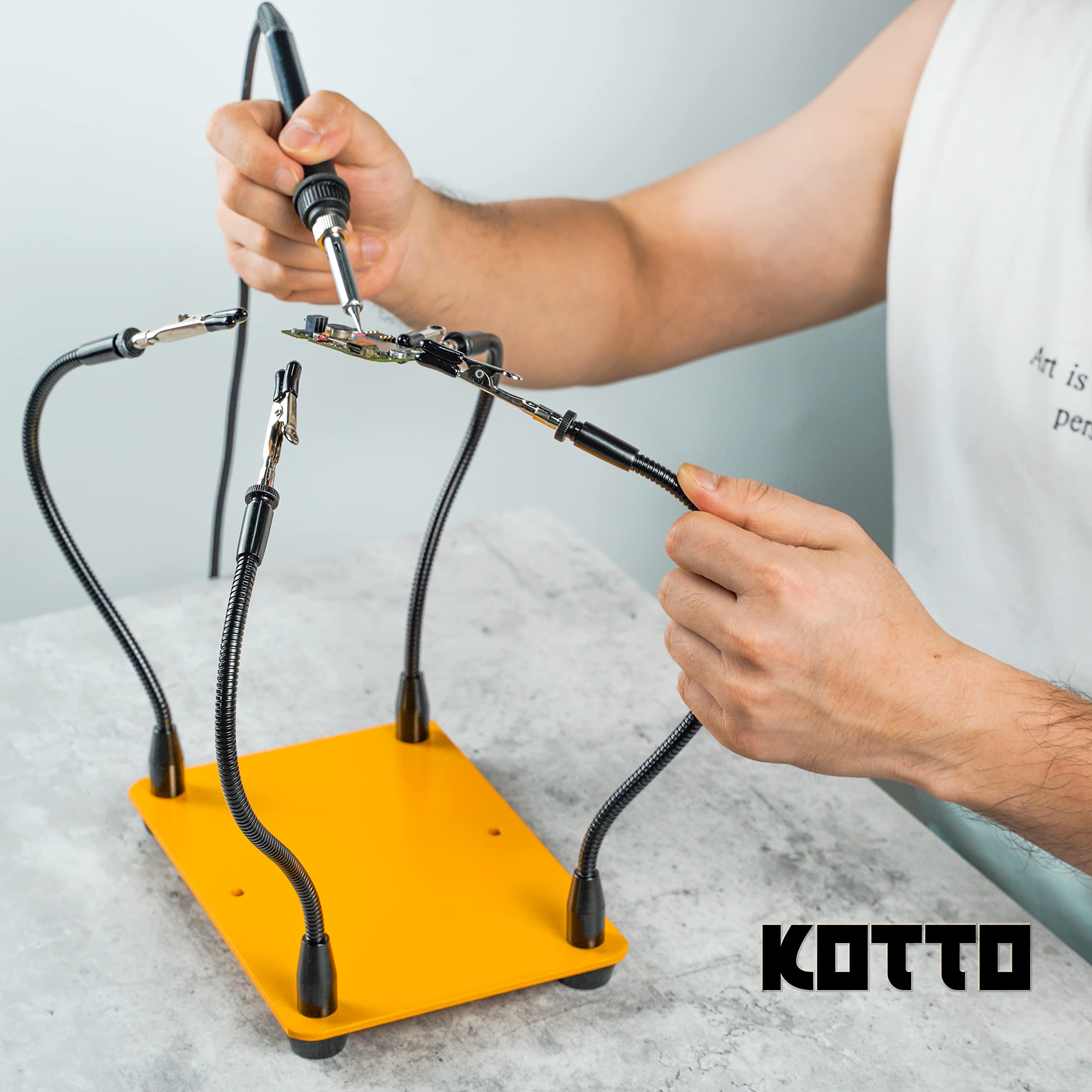 KOTTO Helping Hands ideal for jewelry making and model work