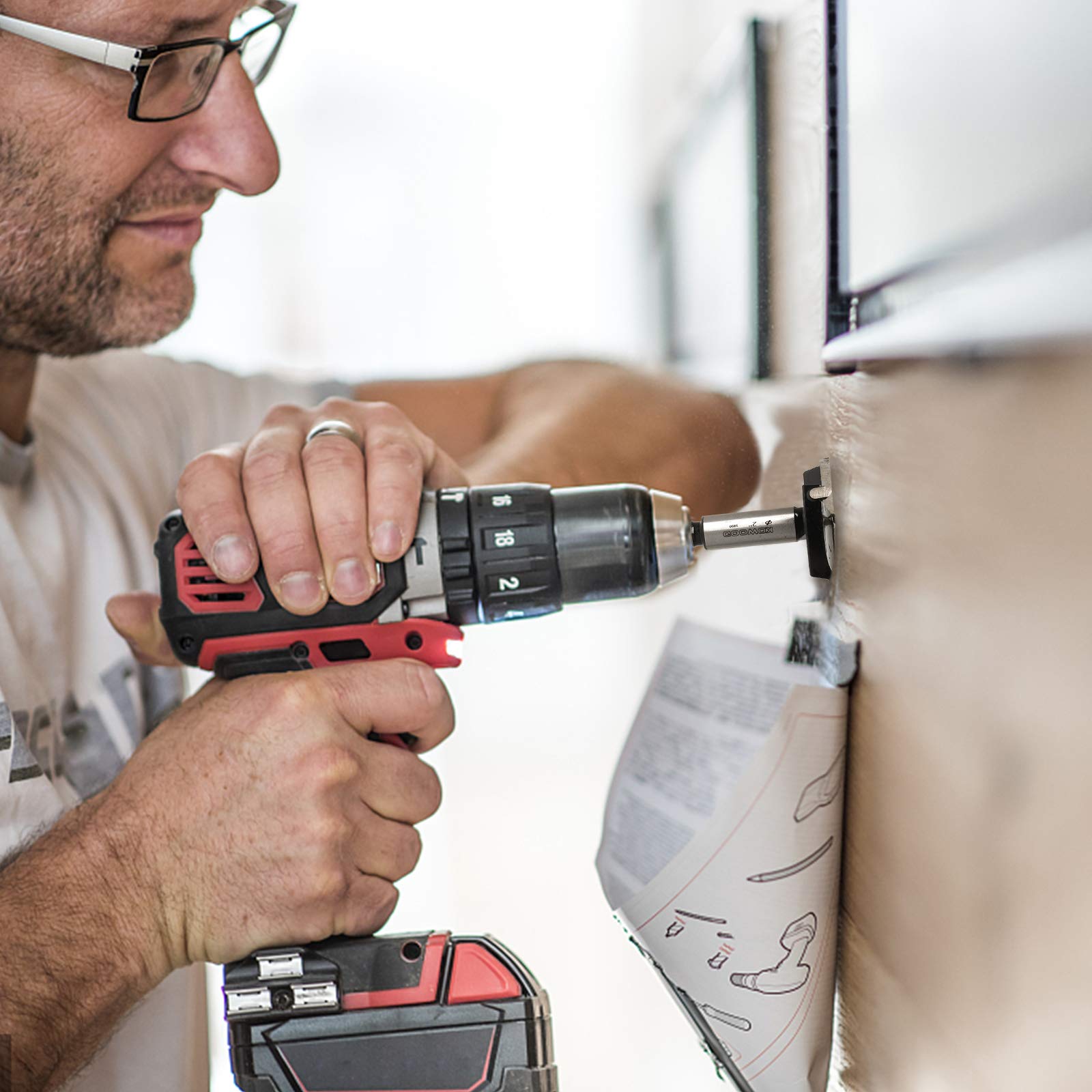 KOWOOD Forstner bits with solid shanks reduce runout for accuracy.