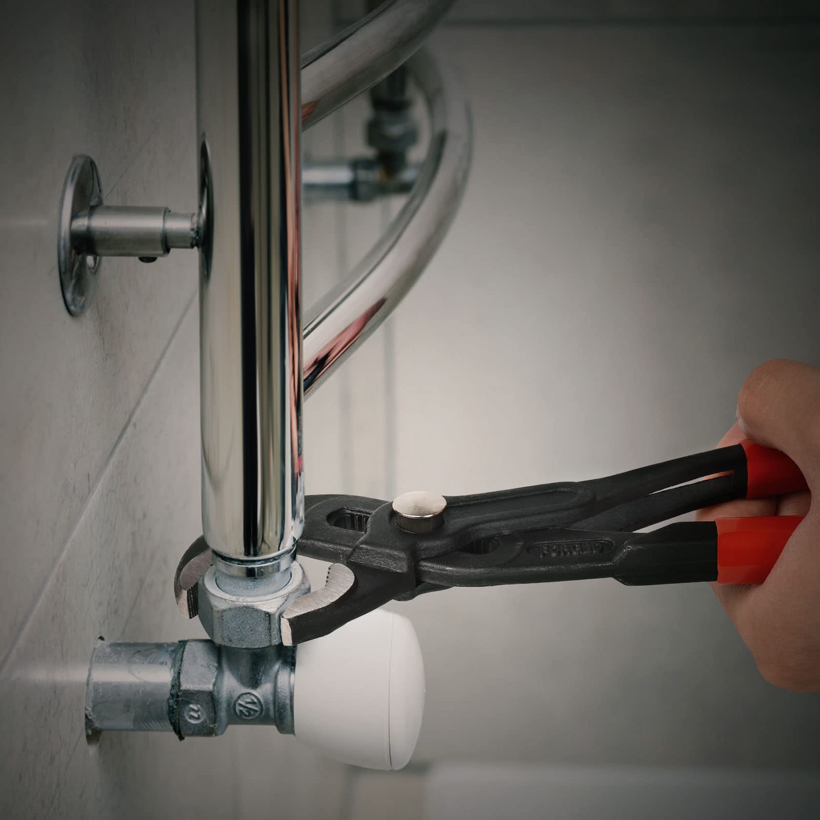 KOWSINDE PVC-rubber handles provide comfortable, secure grip.