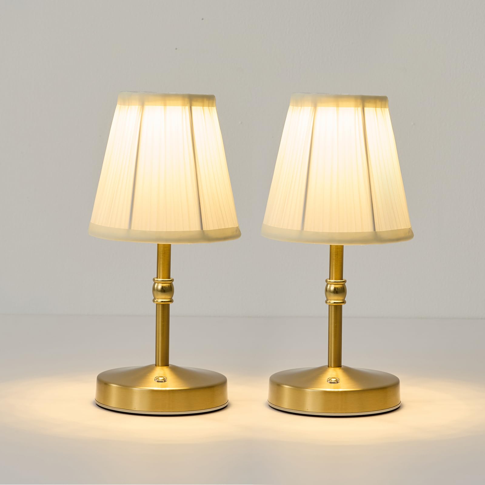 KPSHINE cordless mini lamp in gold, front view, ideal for elegant dining ambience.