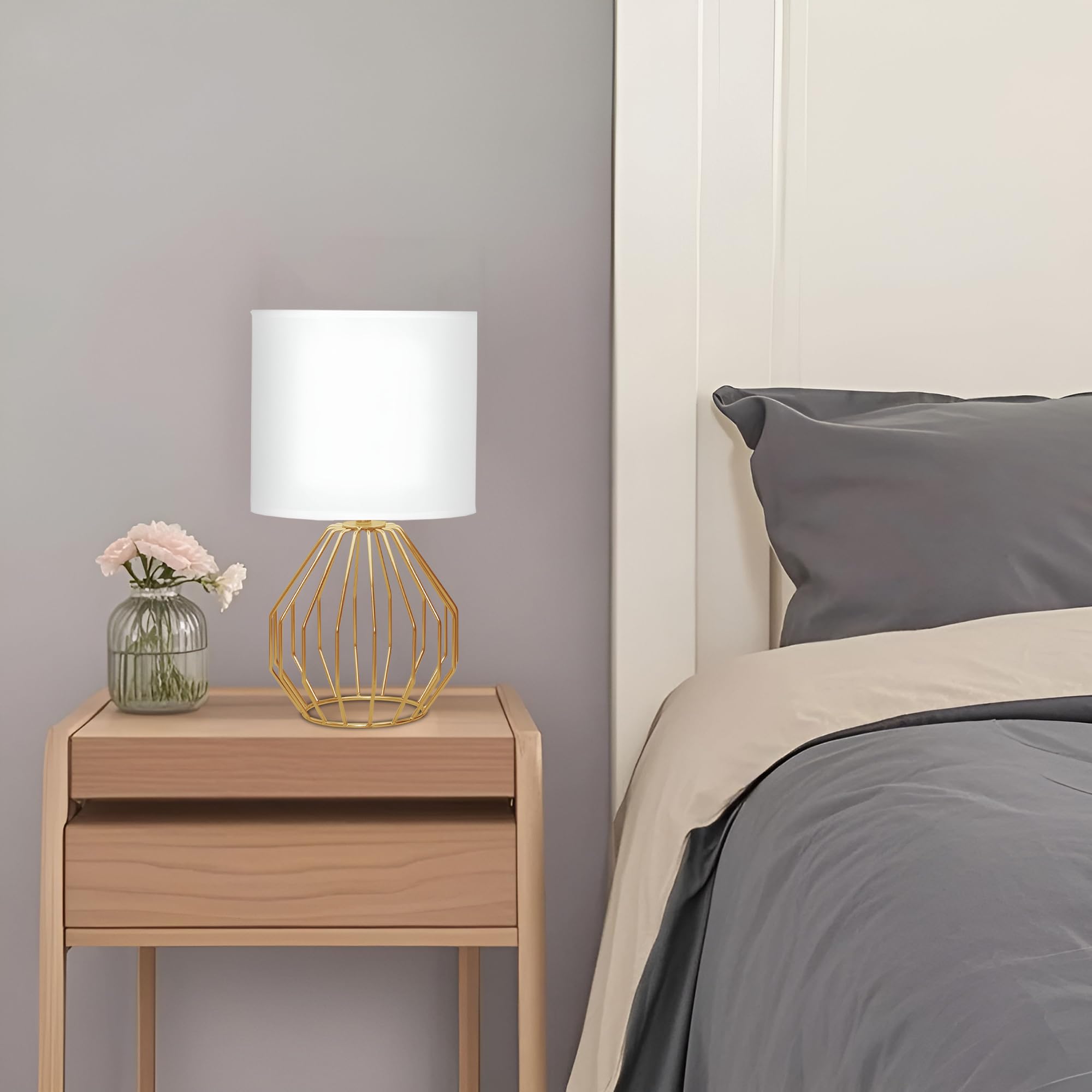 KRASTY small gold table lamp with geometric brass base for stylish desks