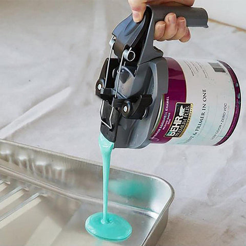Kumprohu edge-sealed lid with gasket ensures leak-free operation during mixing and pouring.