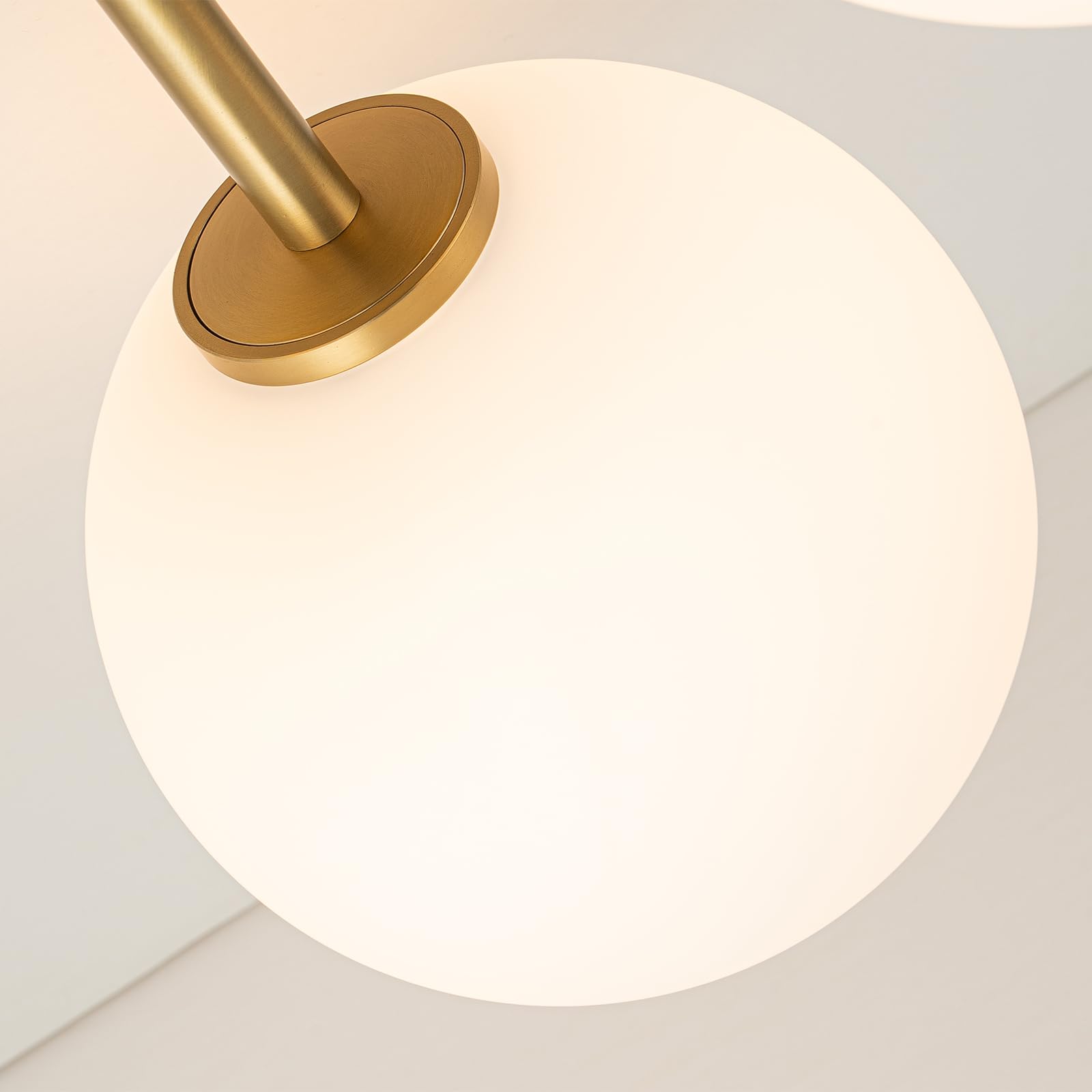 Kunlinzhu E12 bulb compatible fixture supports LED or CFL options.